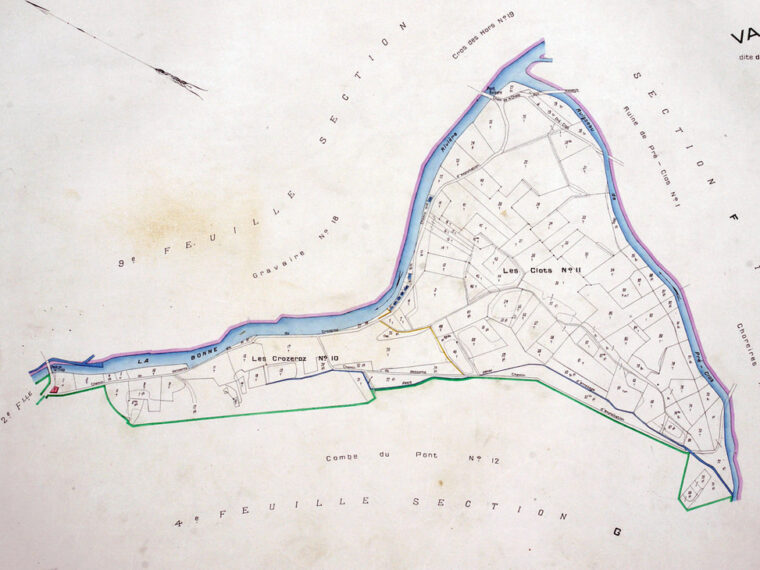 Extrait du cadastre napoléonien montrant le tracé du canal de Prés Clos