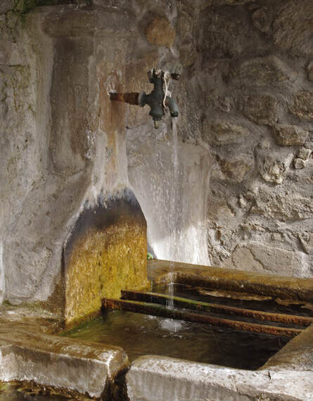 Fontaine - lavoir au Désert