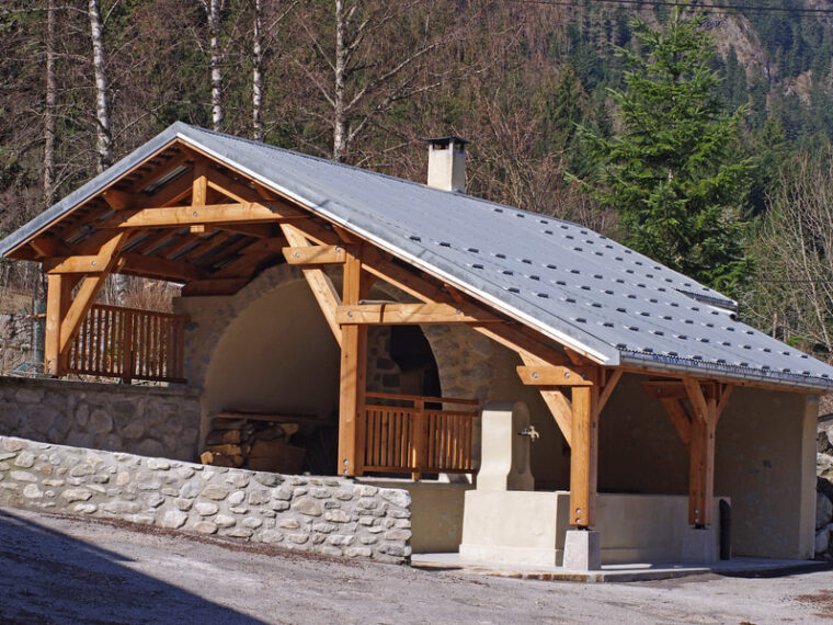 Les Faures : magnifique restauration du four et du lavoir