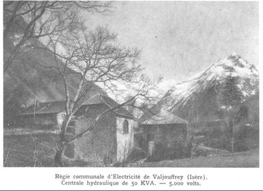 Photographie ancienne légendée « Régie communale d’électricité de Valjouffrey — centrale hydraulique de 50 KVA, 5 000 volts »